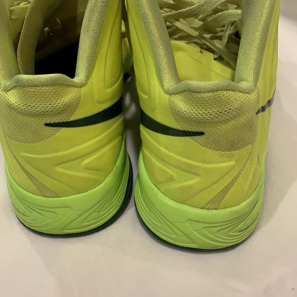 HyperFuse Volt Nike Basketball shoes - Picture 3 of 5